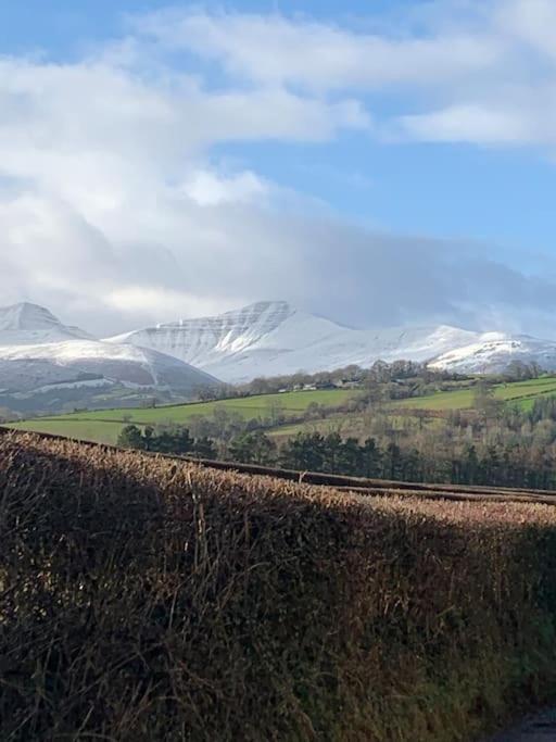 Mountain Views In The Heart Of Brecon Town Villa Dış mekan fotoğraf